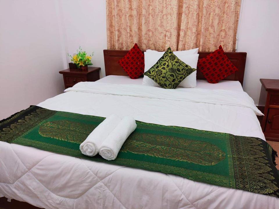 Reaksmey Meanrith Guesthouse And Residence Sihanoukville Exterior photo
